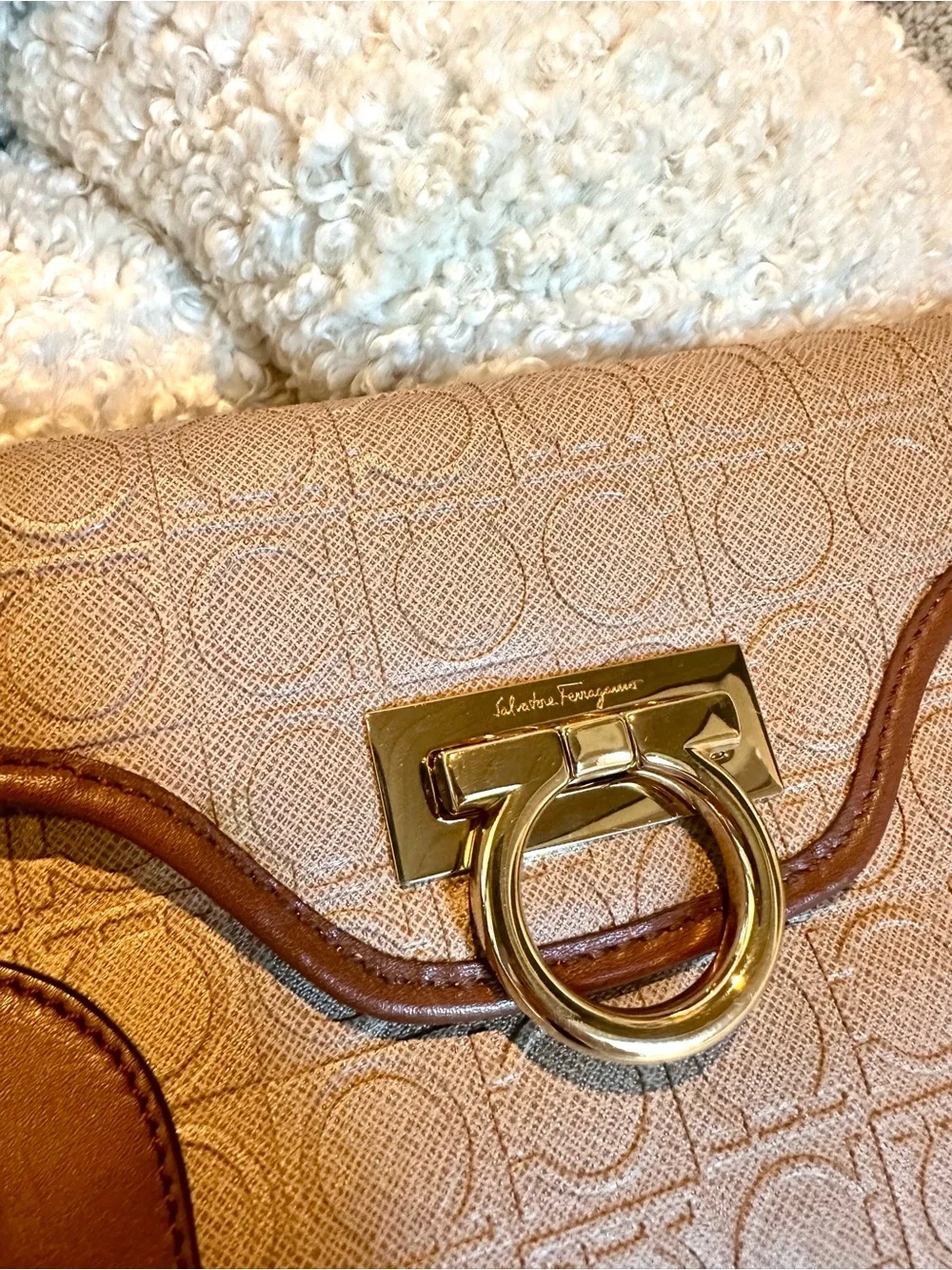 Like NEW! Salvatore Ferragamo Gancini Brown Bag - Converts to a Clutch! - Picture 3 of 16